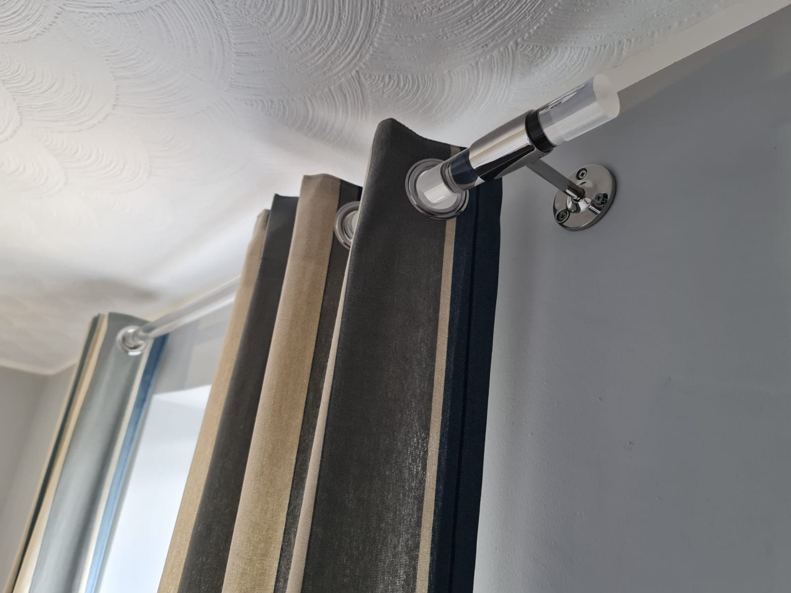 Modern Acrylic Curtain Pole with Nickel Brackets