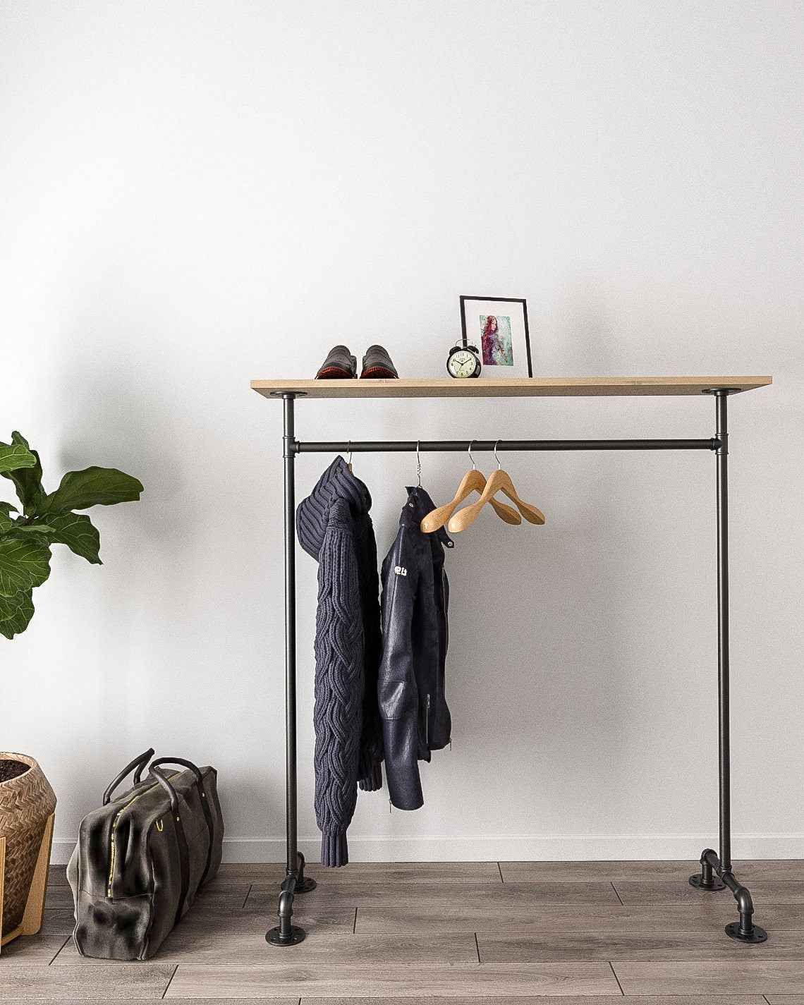 Oeriv Minimalist Clothes Rail Free-Standing Clothes Hanging Rail