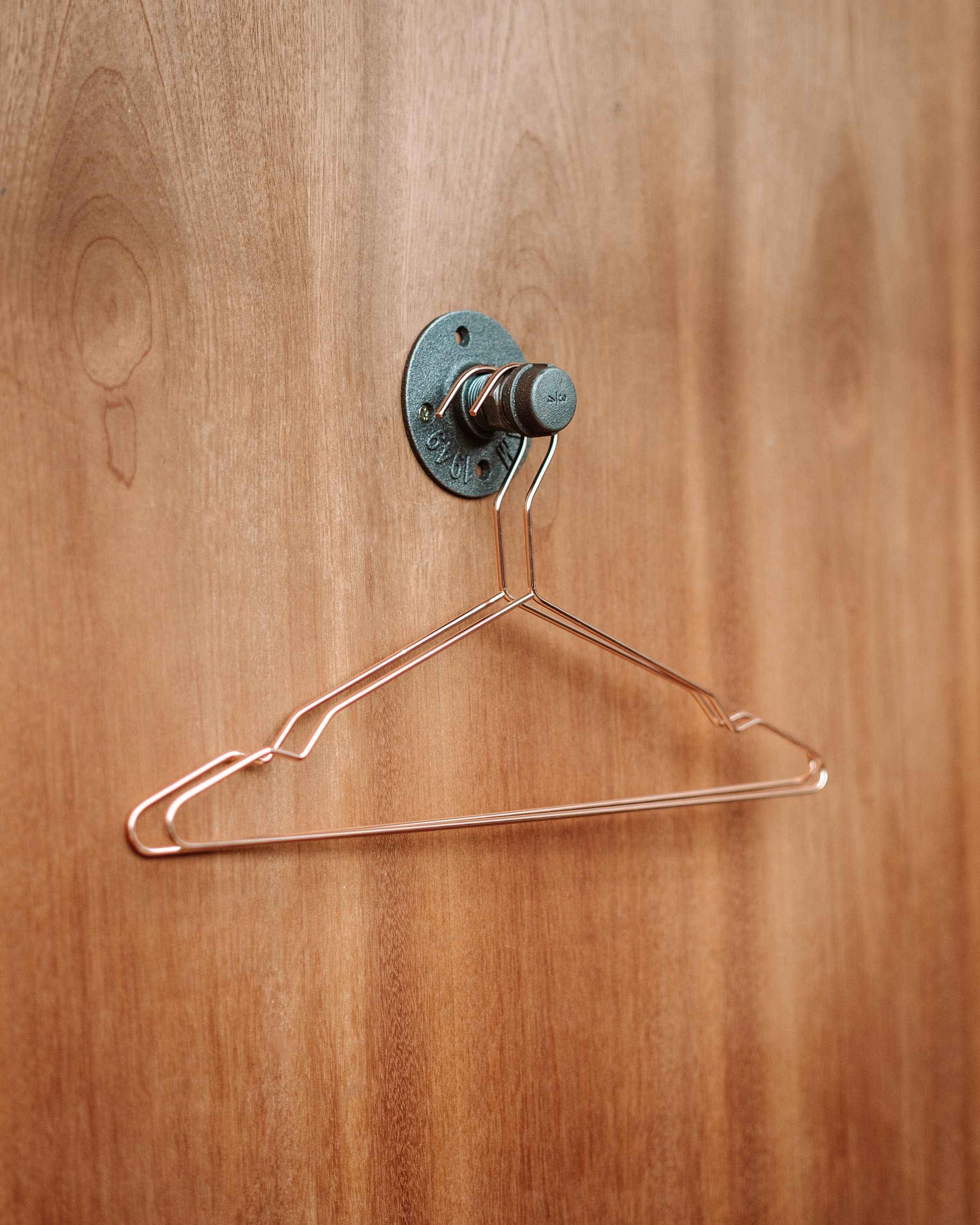 Tinn Industrial Pipe Coat Hanger